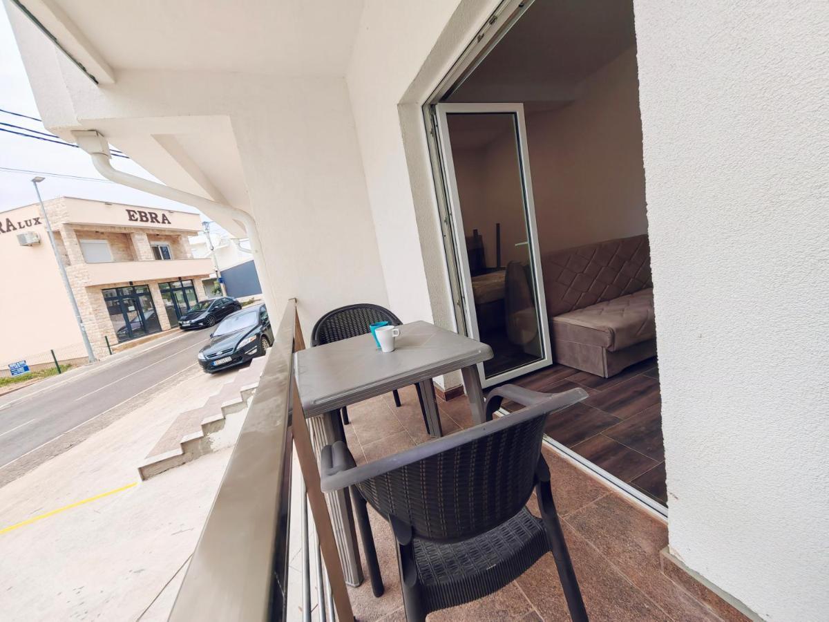 Mialex Apartments Dobra Voda Exterior foto